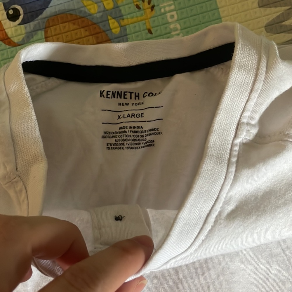 Button tee - Picture 2 of 2